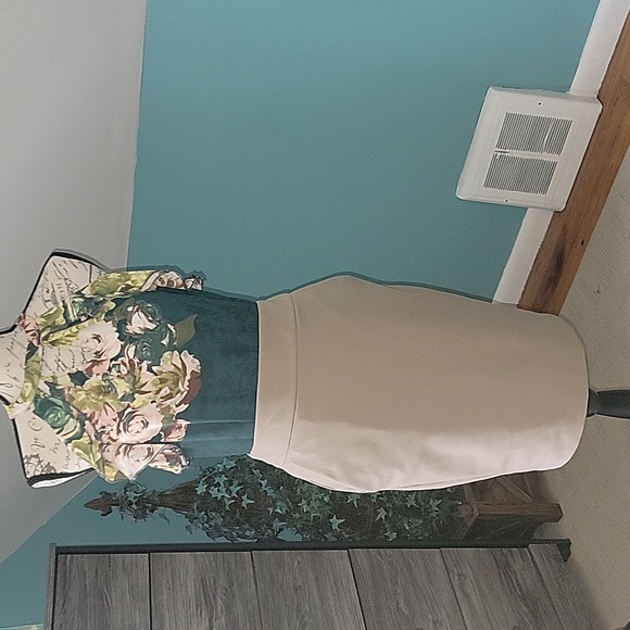 EXPRESS TWO PIECE SUIT🌼 - Picture 16 of 17